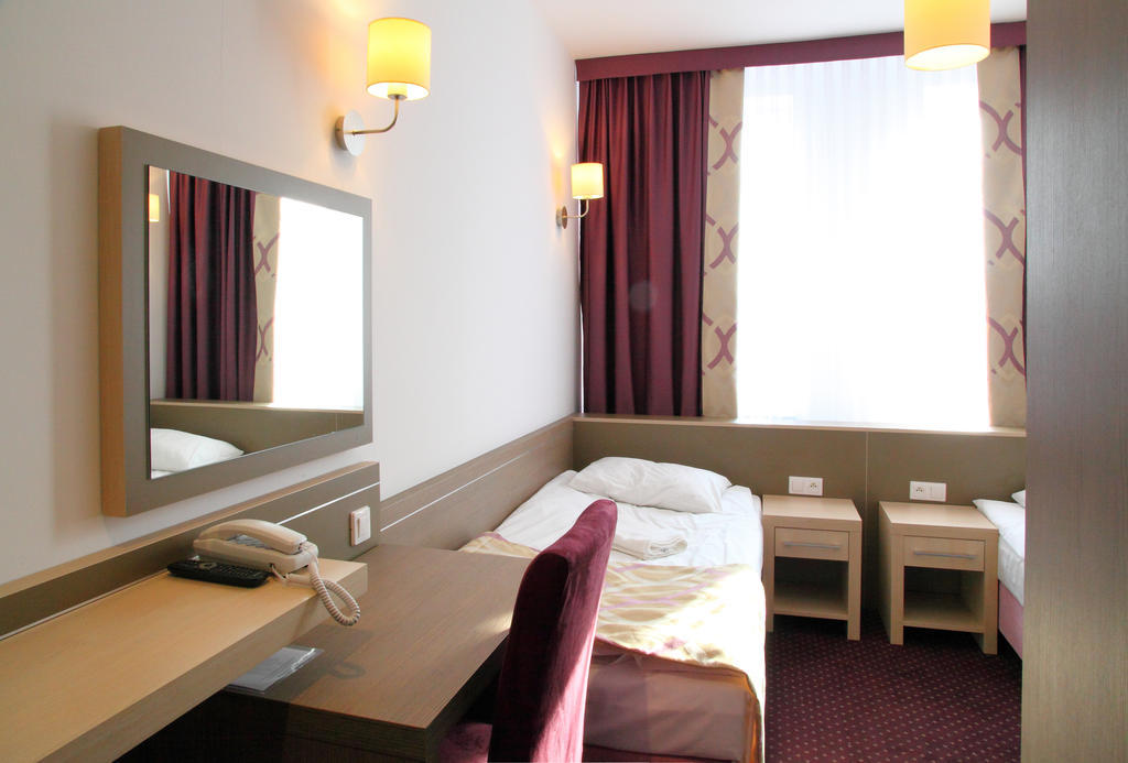 Arche Hotel Siedlce Szoba fotó